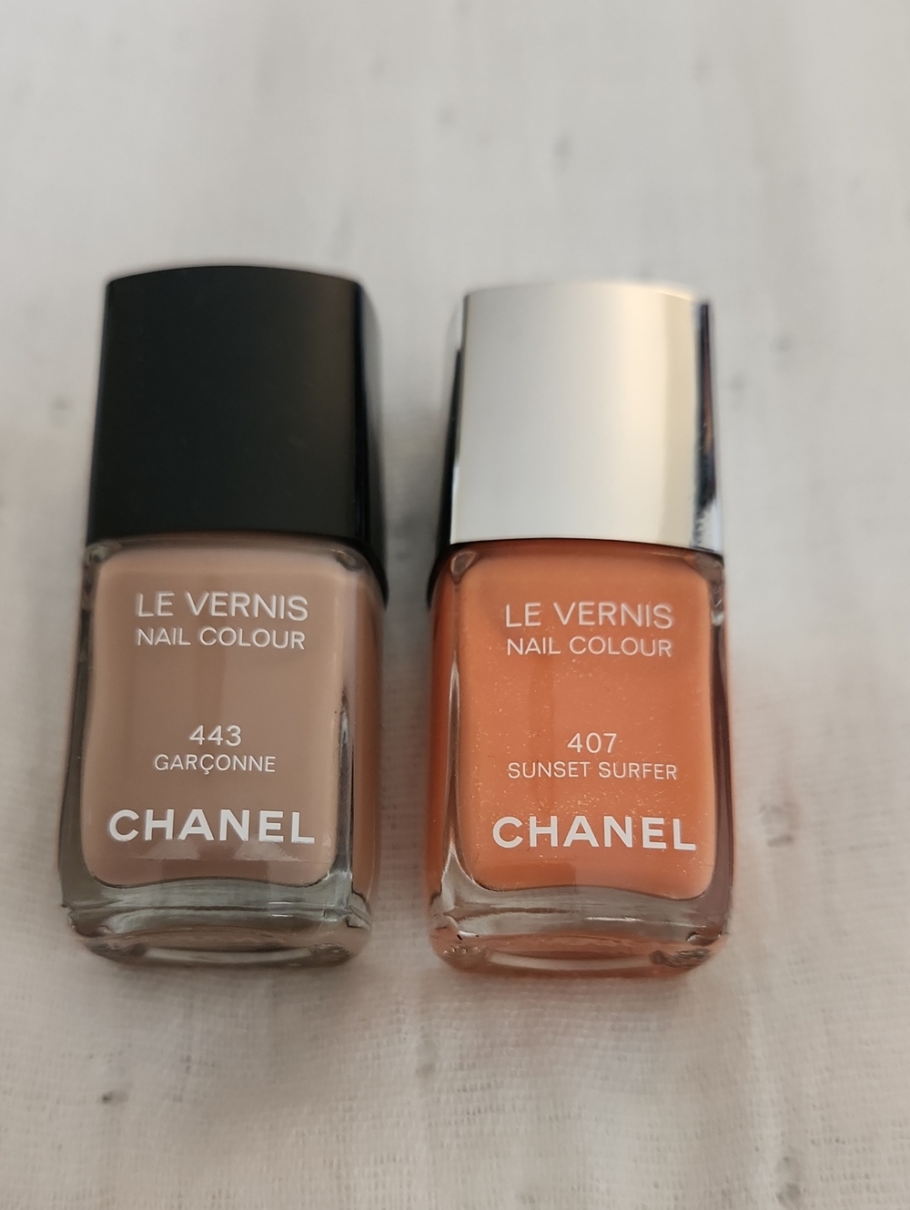 CHANEL Le Vernis Nail Colour Duo - 443 Garçonne & 407 Sunset Surfer ABUNDLE NAIL